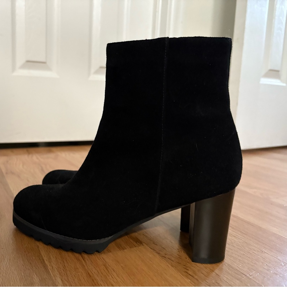 Blondo Black Suede Ankle Boots
NWOT Never Worn 
Size 9.5